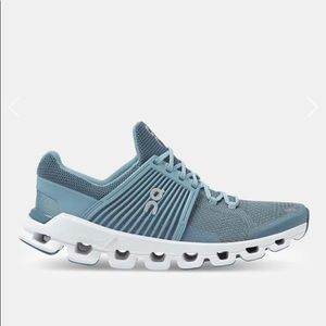 ON WOMEN'S CLOUDSWIFT RUNNING SHOES